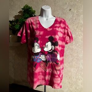 🚫sold🚫🎨Minnie & Mickey Graphic tee